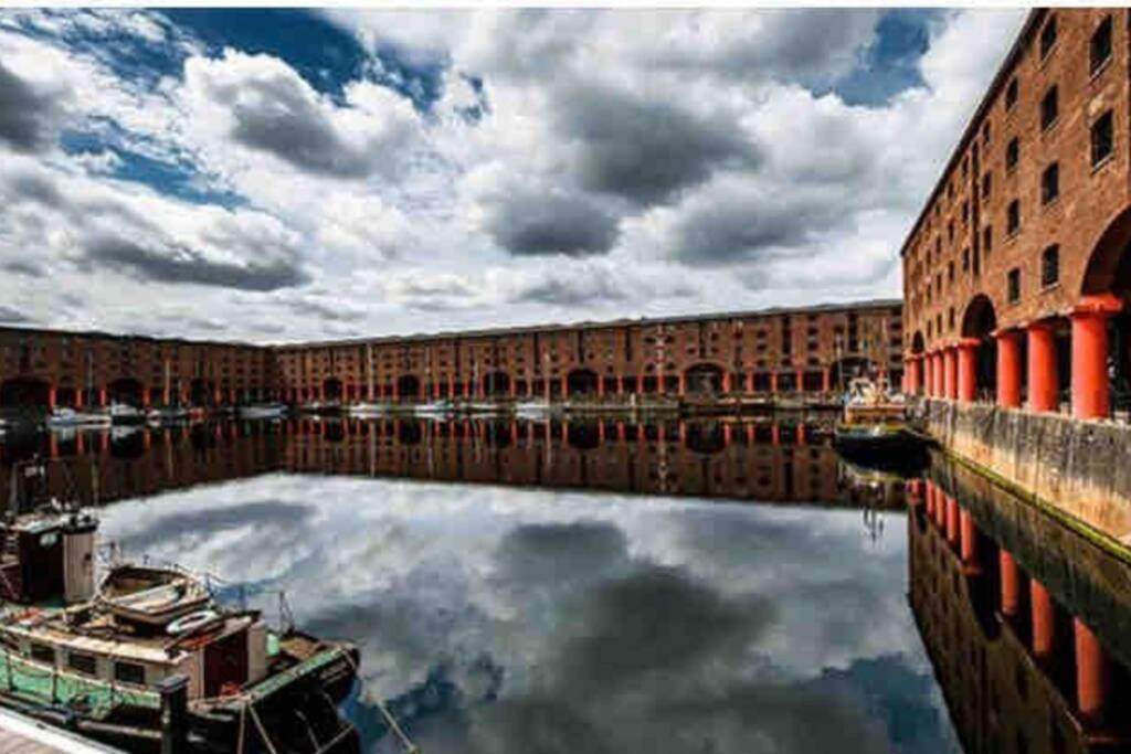 Liverpool, Superb City Centre Apartment With Parking Kültér fotó